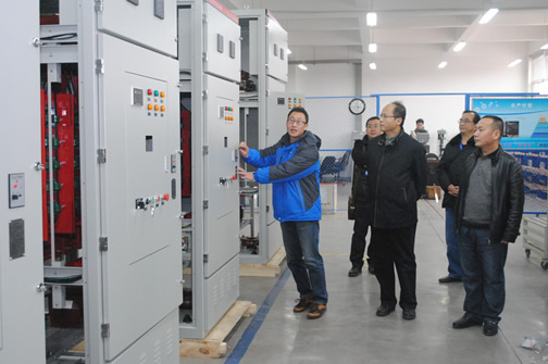 研究所領(lǐng)導考察西馳 肯定發(fā)展寄予希望(圖1) 研究所領(lǐng)導考察西馳 肯定發(fā)展寄予希望(圖1)