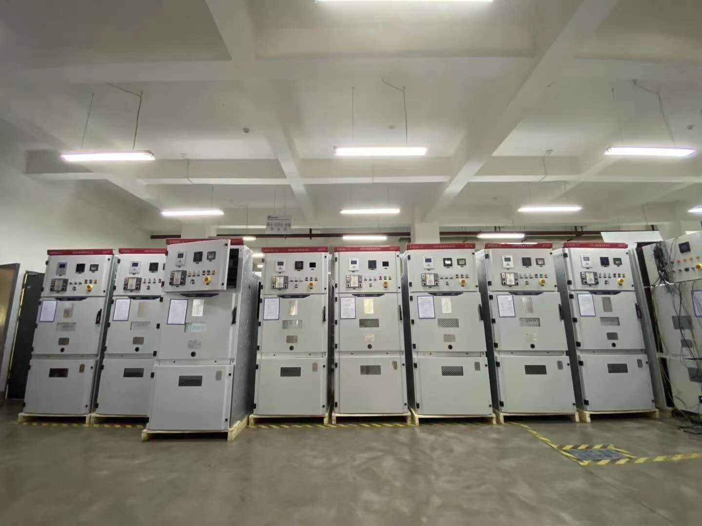 礦場、破碎機設備—高壓固態(tài)軟起動一體機(圖2)