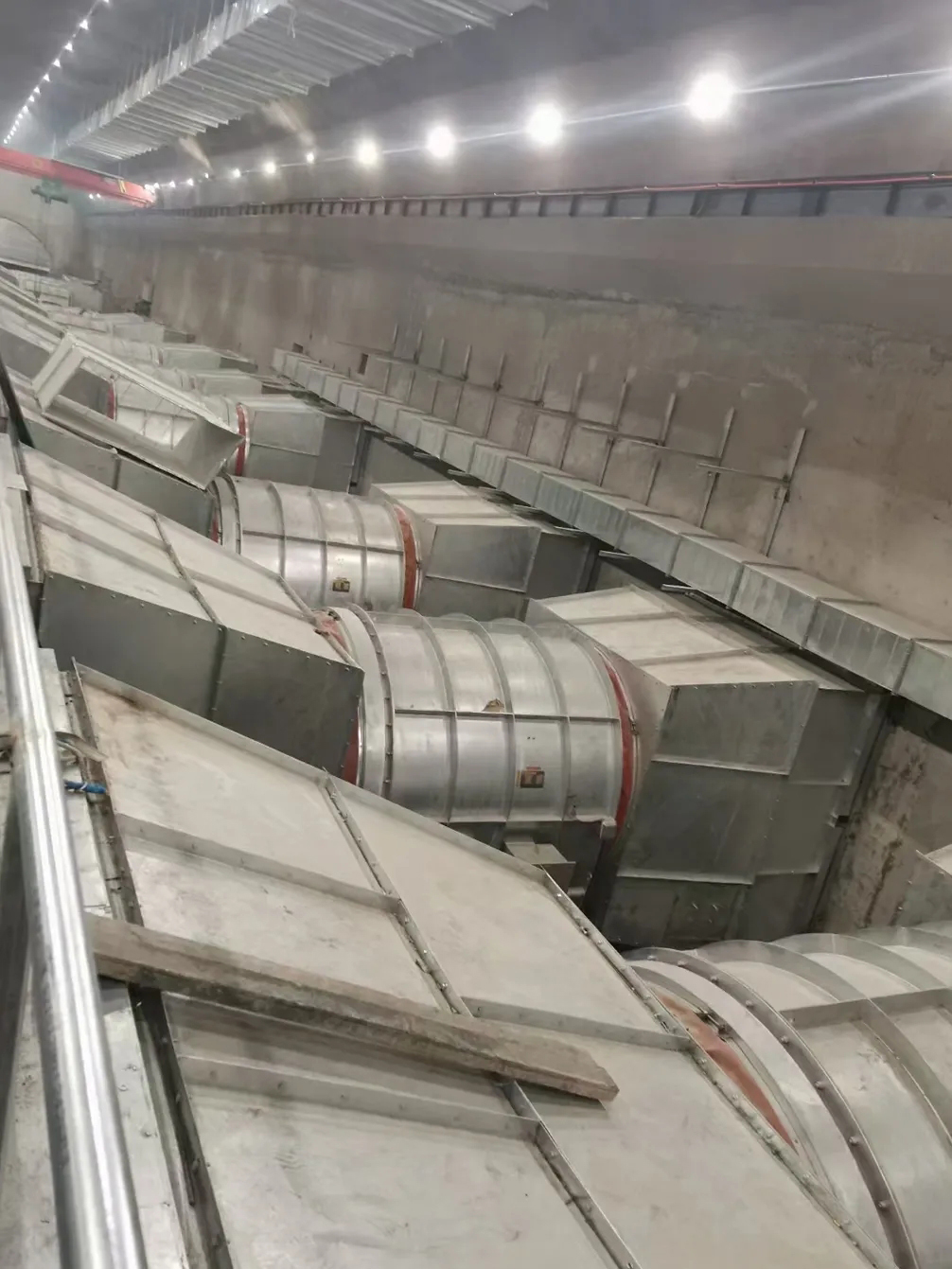 西馳電氣高原型高壓軟起動(dòng)裝置在京藏高速一次試車(chē)成功(圖3) 西馳電氣高原型高壓軟起動(dòng)裝置在京藏高速一次試車(chē)成功(圖3)