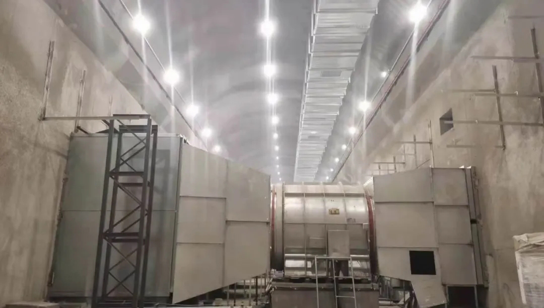 西馳電氣高原型高壓軟起動(dòng)裝置在京藏高速一次試車(chē)成功(圖6) 西馳電氣高原型高壓軟起動(dòng)裝置在京藏高速一次試車(chē)成功(圖6)