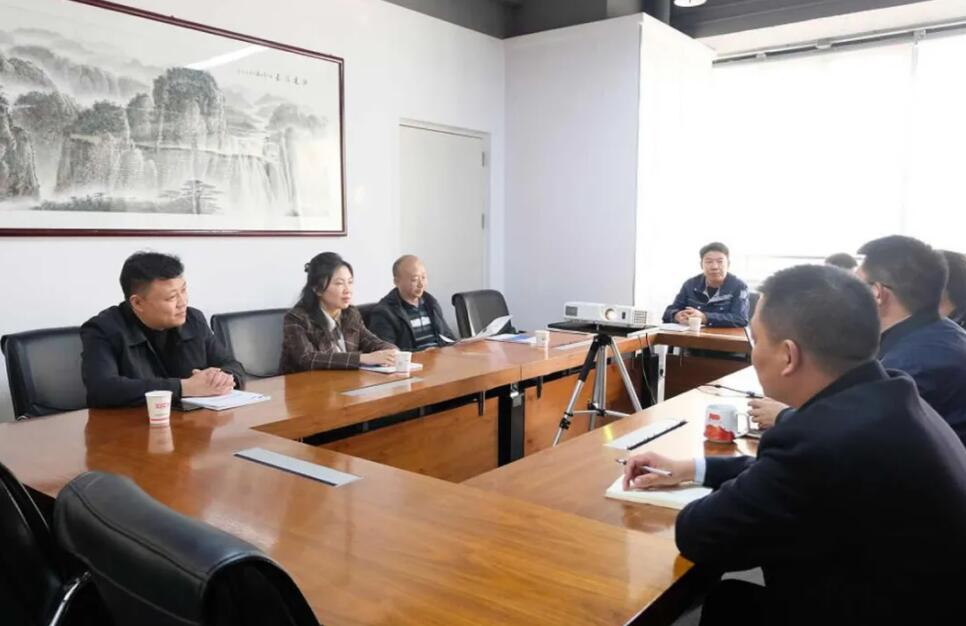 西馳電氣攜手老電工，戰(zhàn)略合作，共謀發(fā)展！(圖3)