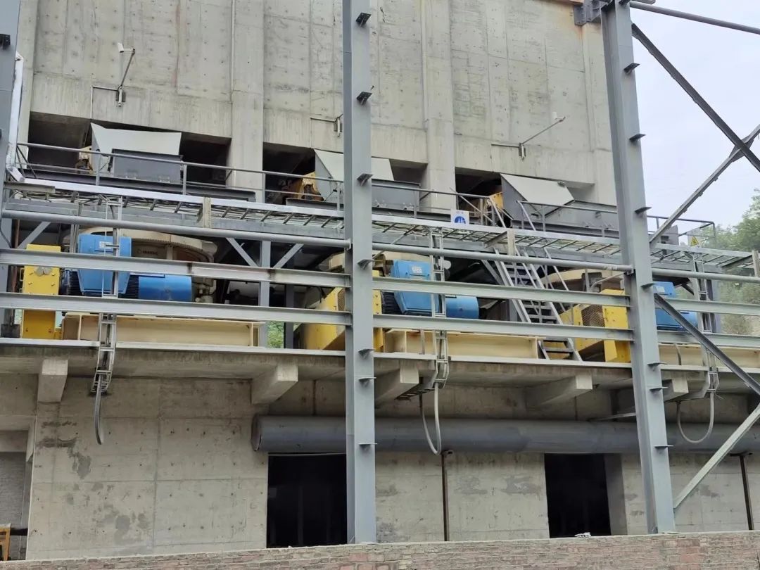 西馳電氣服務(wù)中國(guó)能建葛洲壩易普力公司—砂石骨料項(xiàng)目(圖3) 西馳電氣服務(wù)中國(guó)能建葛洲壩易普力公司—砂石骨料項(xiàng)目(圖3)